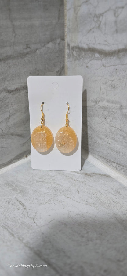 Small oval pearl & Gold earrings