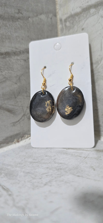 Black & Gold oval shaped earring